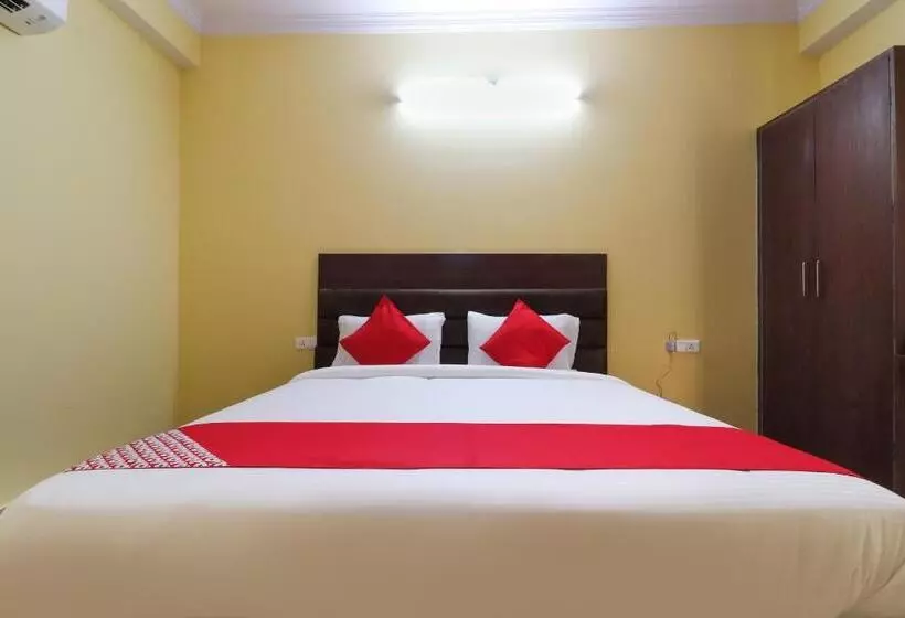 ホテル Oyo 61177 Pratap Inn