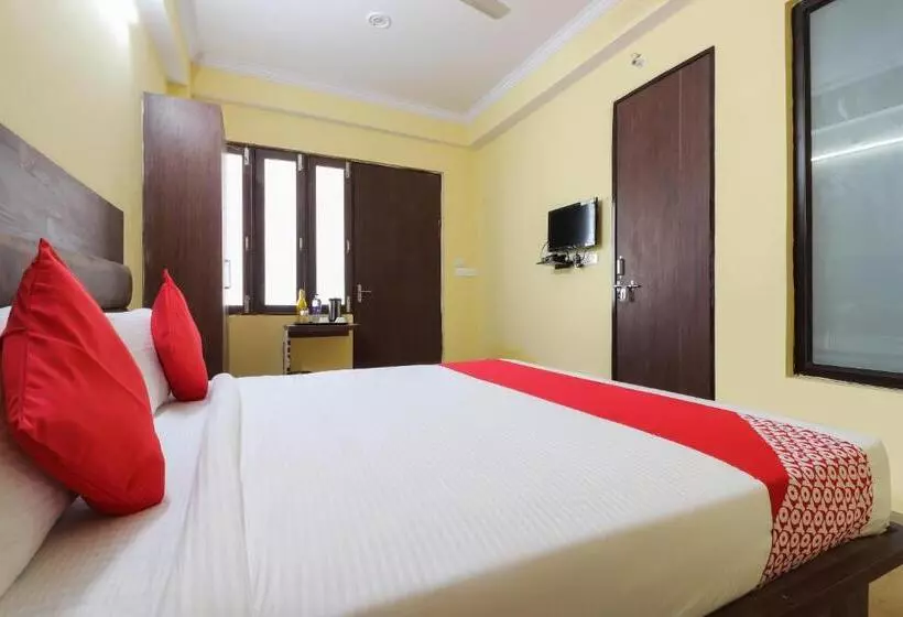 ホテル Oyo 61177 Pratap Inn