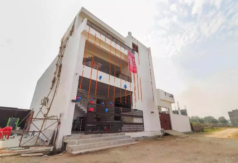 ホテル Oyo 61177 Pratap Inn