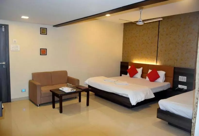Hotelli Sharada International