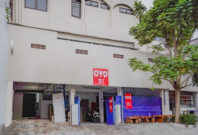 Hotel Spot On 90110 A1 Pakis Argosari