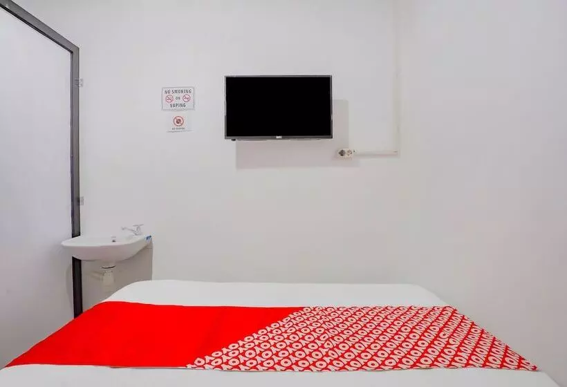 ホテル Spot On 90110 A1 Pakis Argosari