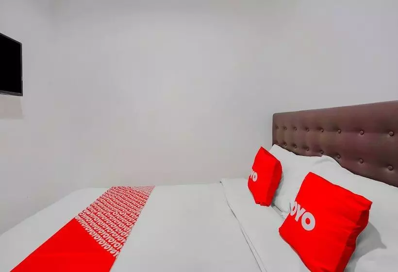 ホテル Spot On 90110 A1 Pakis Argosari