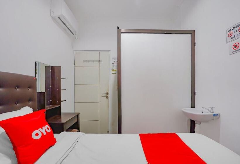 Hotel Spot On 90110 A1 Pakis Argosari