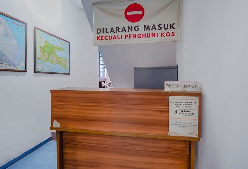 Hotel Spot On 90110 A1 Pakis Argosari