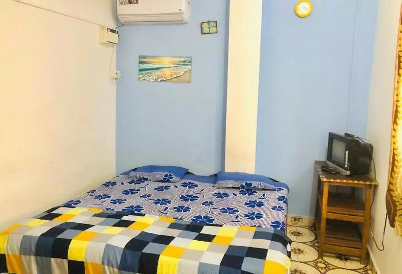 ペンション Blue Waves Guest House