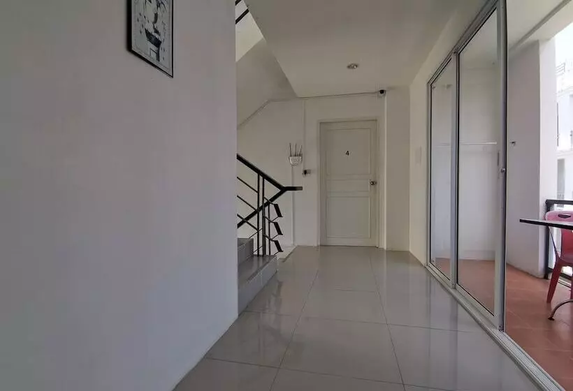 پانسیون Sure Guesthouse