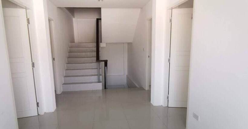 פנסיון Sure Guesthouse