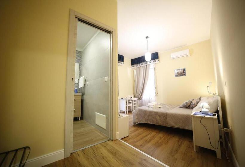 مبيت وإفطار Al Quadrato D Oro Rooms