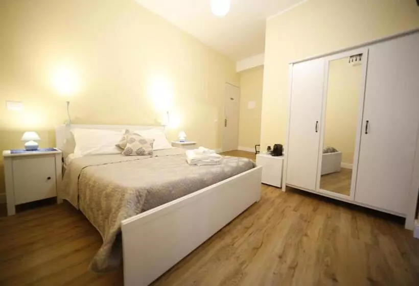 Aamiaismajoitus (B&B) Al Quadrato D Oro Rooms