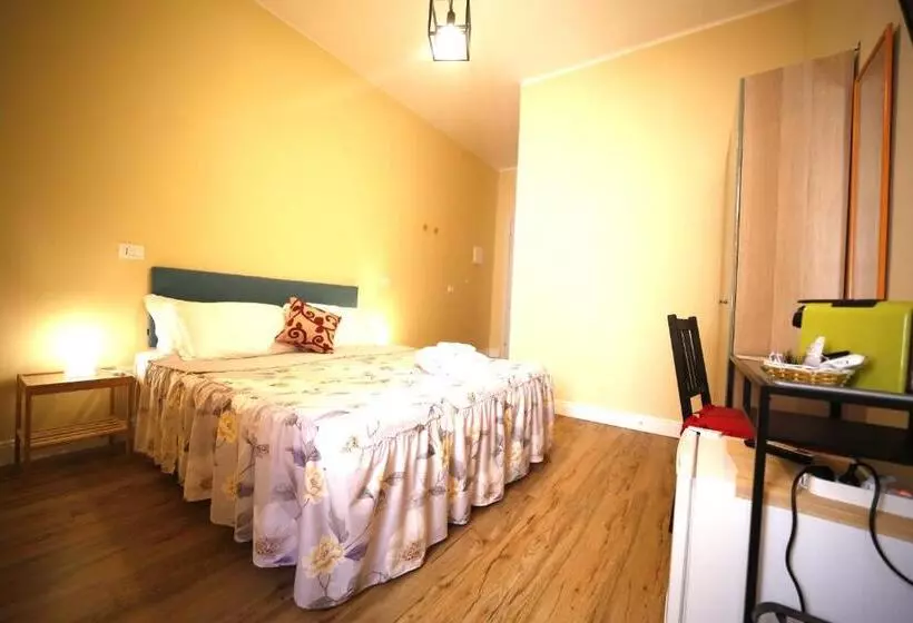 Aamiaismajoitus (B&B) Al Quadrato D Oro Rooms