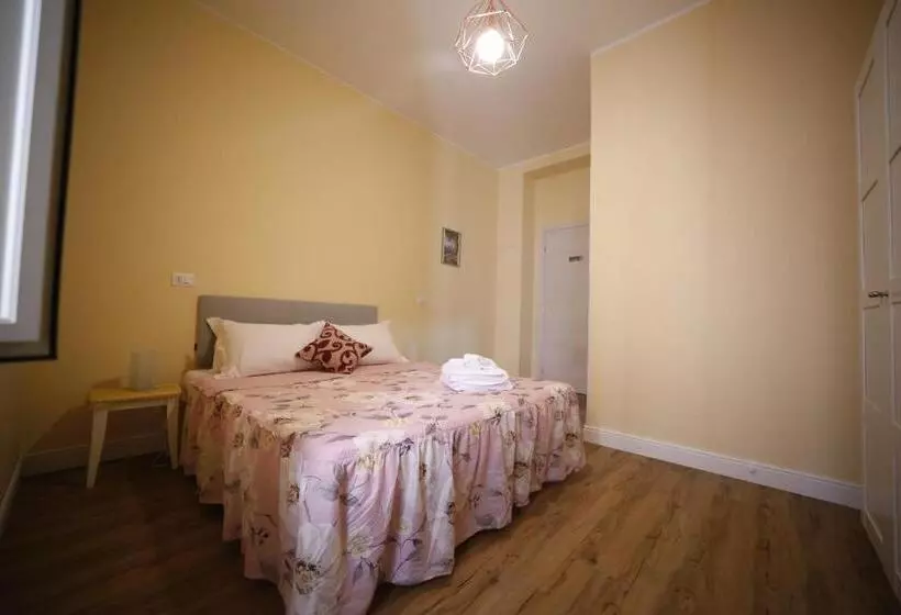 Aamiaismajoitus (B&B) Al Quadrato D Oro Rooms