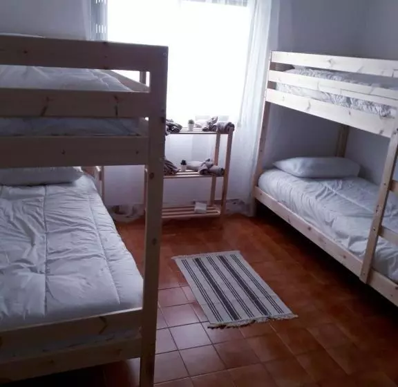 ベッドアンドブレックファースト Backpackers Hostel Fonte Da Telha