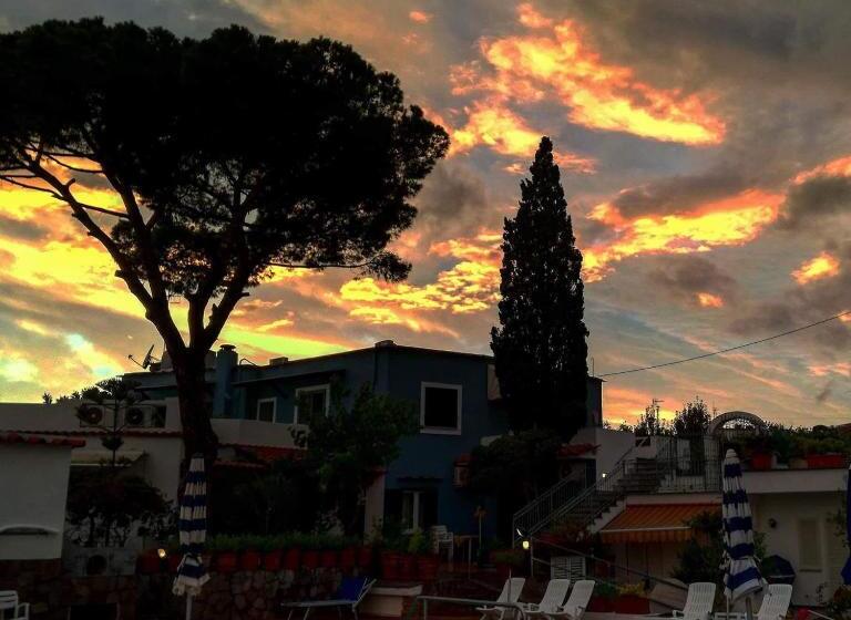 هتل Albergo Villa Mario