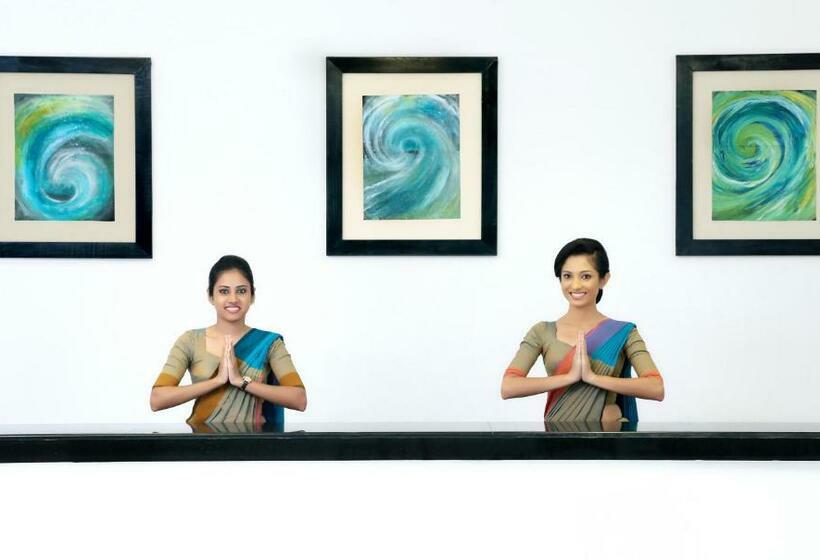 Отель Coco Royal Beach Resort