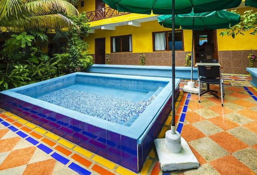 Отель Oyo  Playa Del Carmen