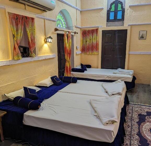 پانسیون Sadar Haveli Heritage