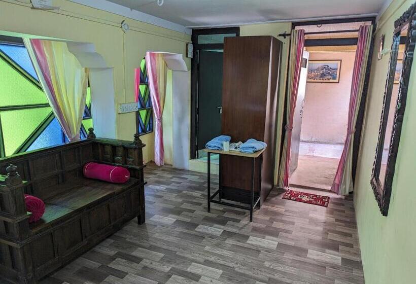 پانسیون Sadar Haveli Heritage