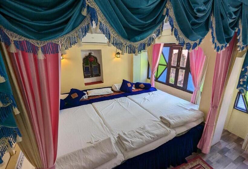 پانسیون Sadar Haveli Heritage