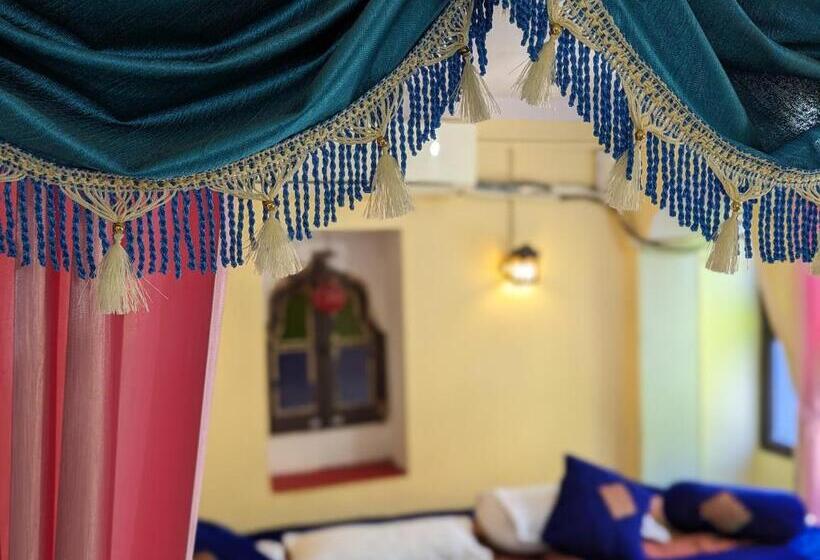 پانسیون Sadar Haveli Heritage