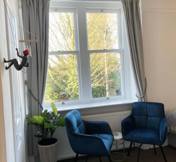 膳宿费 The Dozy Deer