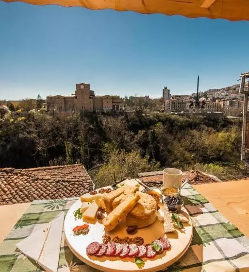 پانسیون The Lion's Residence