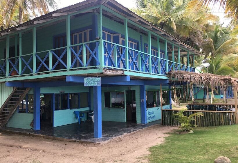 هتل Buccaneer Resort