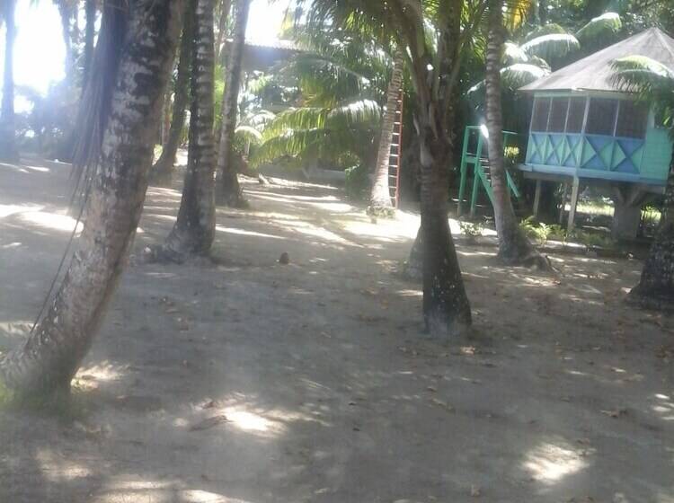 هتل Buccaneer Resort