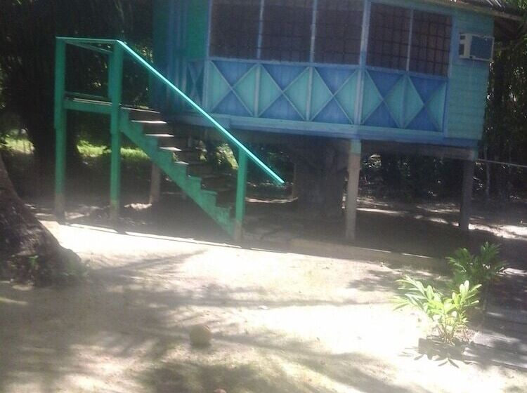 هتل Buccaneer Resort