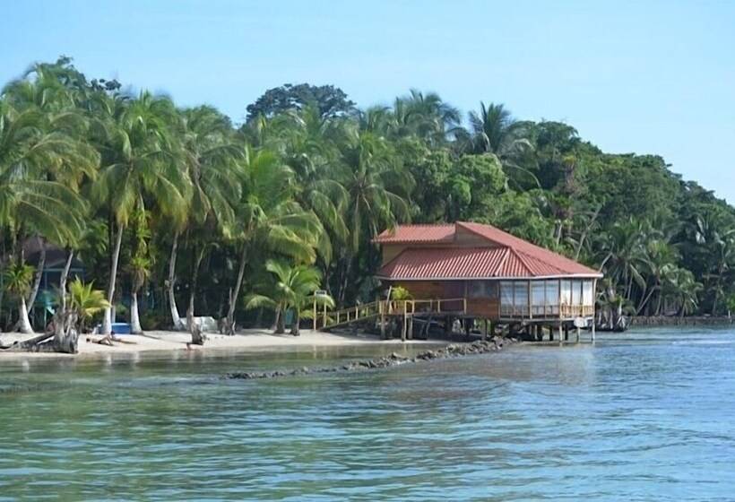 هتل Buccaneer Resort