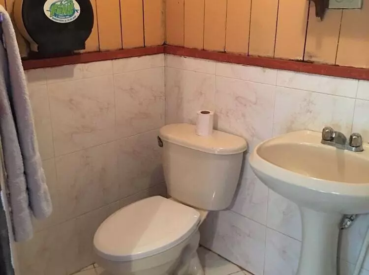 هتل Buccaneer Resort