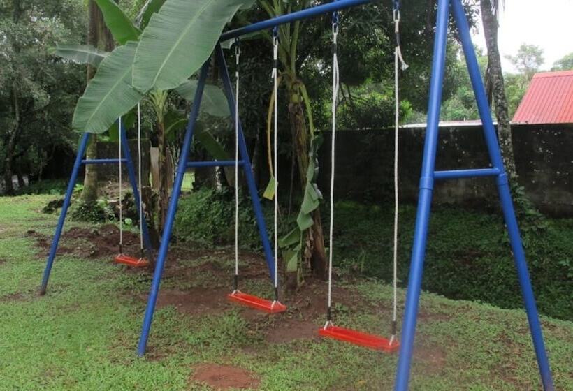 Hotel Waterfall Hostel