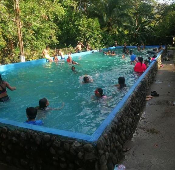 Hotel Waterfall Hostel