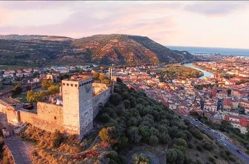 ベッドアンドブレックファースト Regnos Altos Boutique Rooms