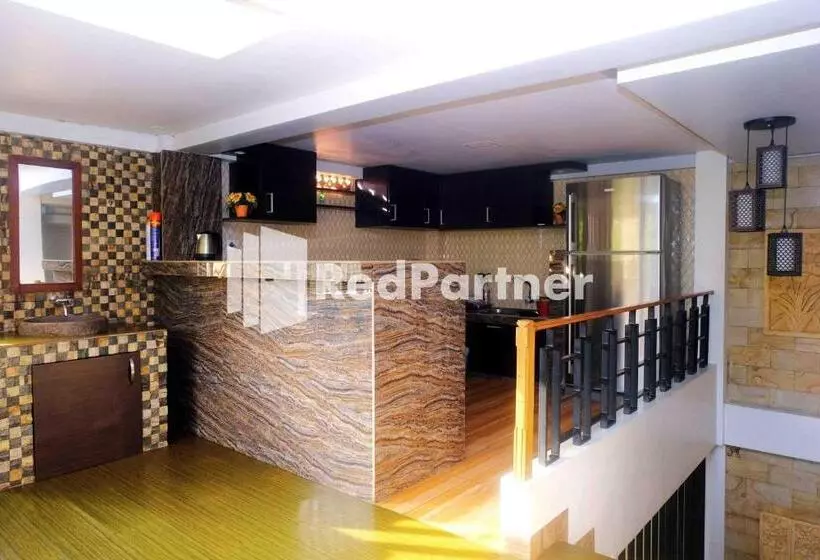 ホテル Guest House Bibong Makassar Mitra Reddoorz