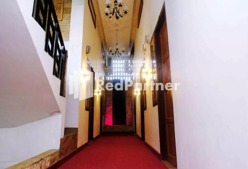 ホテル Guest House Bibong Makassar Mitra Reddoorz