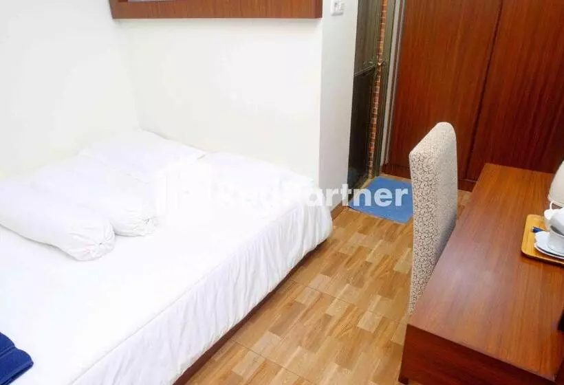 ホテル Guest House Bibong Makassar Mitra Reddoorz