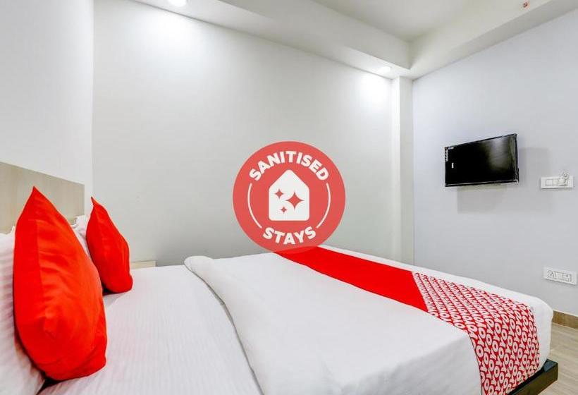 Hotel Oyo 79707 La Sky