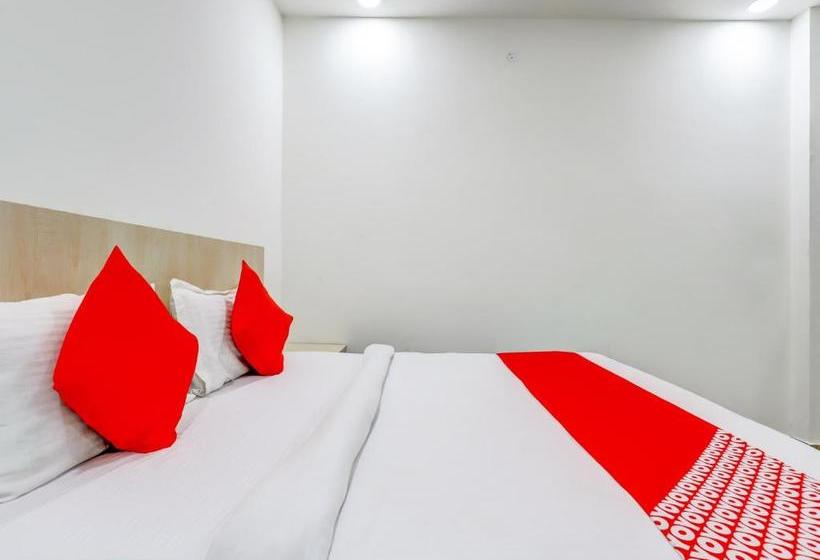 Hotel Oyo 79707 La Sky