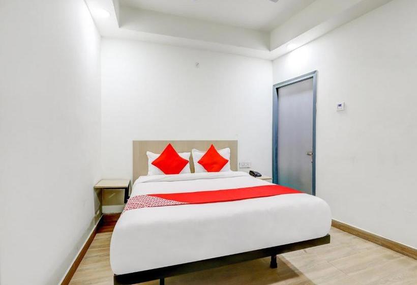 Hotel Oyo 79707 La Sky