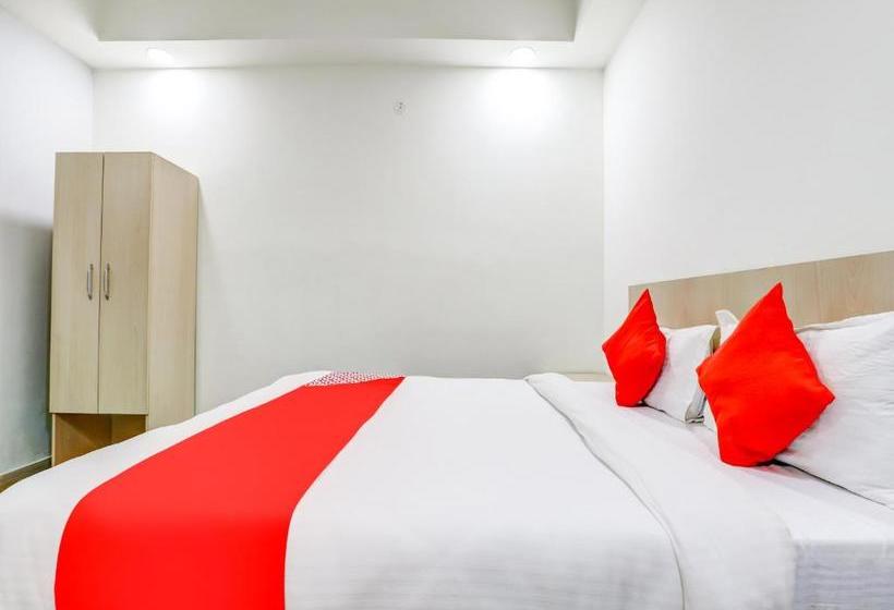 Hotel Oyo 79707 La Sky