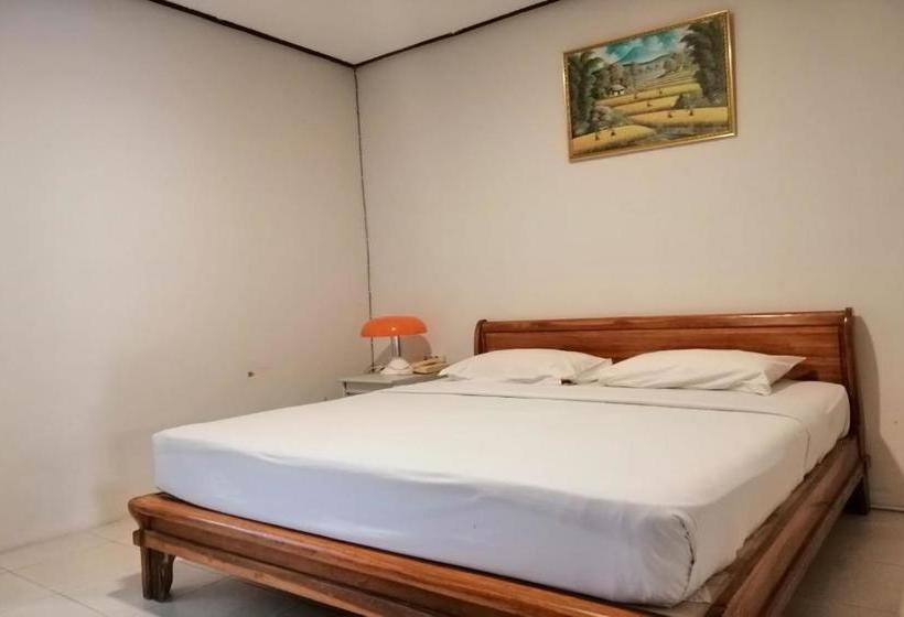 호텔 Oyo 90385  Cadaka