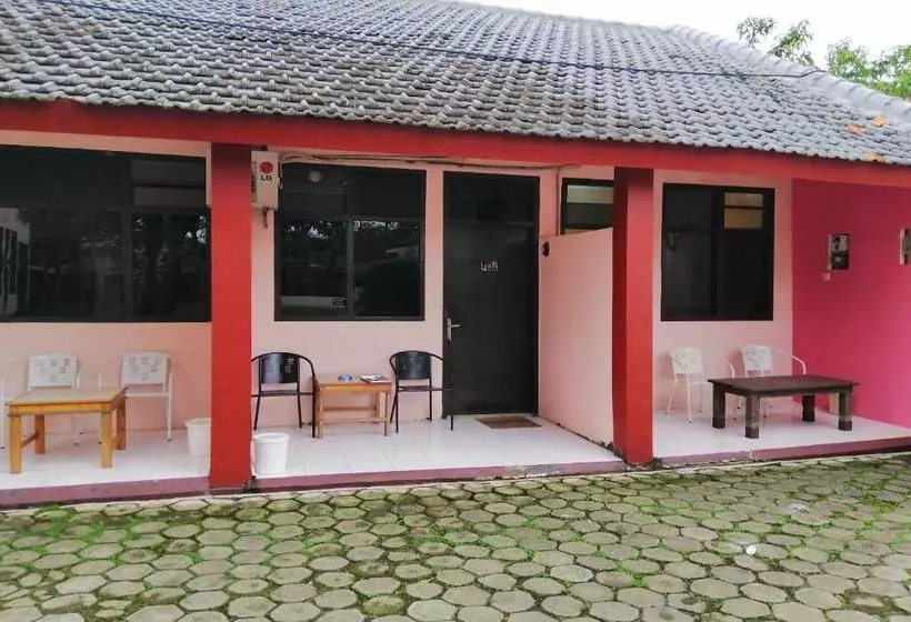 Hotel Oyo 90385  Cadaka