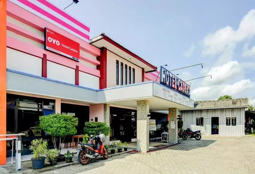 Hotel Oyo 90385  Cadaka