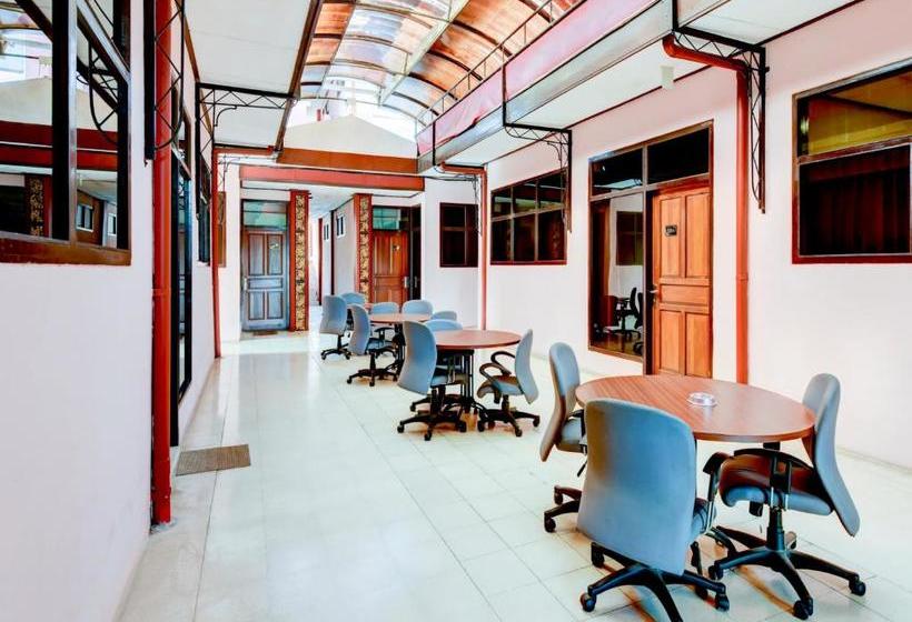 호텔 Oyo 90385  Cadaka