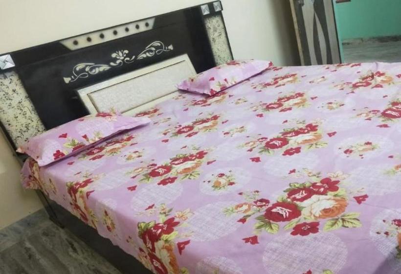 Hotel Spot On 73721 Sunitraj Palace