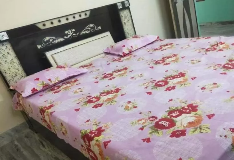 ホテル Spot On 73721  Sunitraj Palace