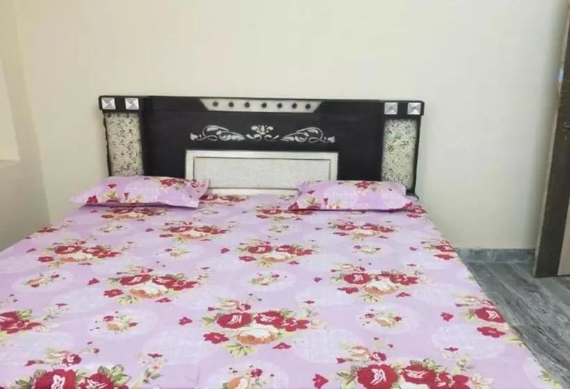 ホテル Spot On 73721  Sunitraj Palace