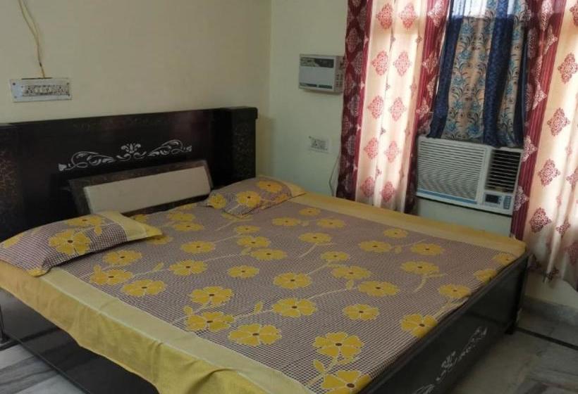 Hotel Spot On 73721 Sunitraj Palace