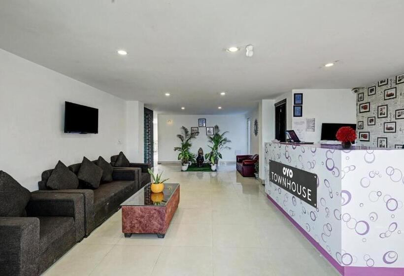 酒店 Super Townhouse Tipsyy Near Bestech Central Square Mall